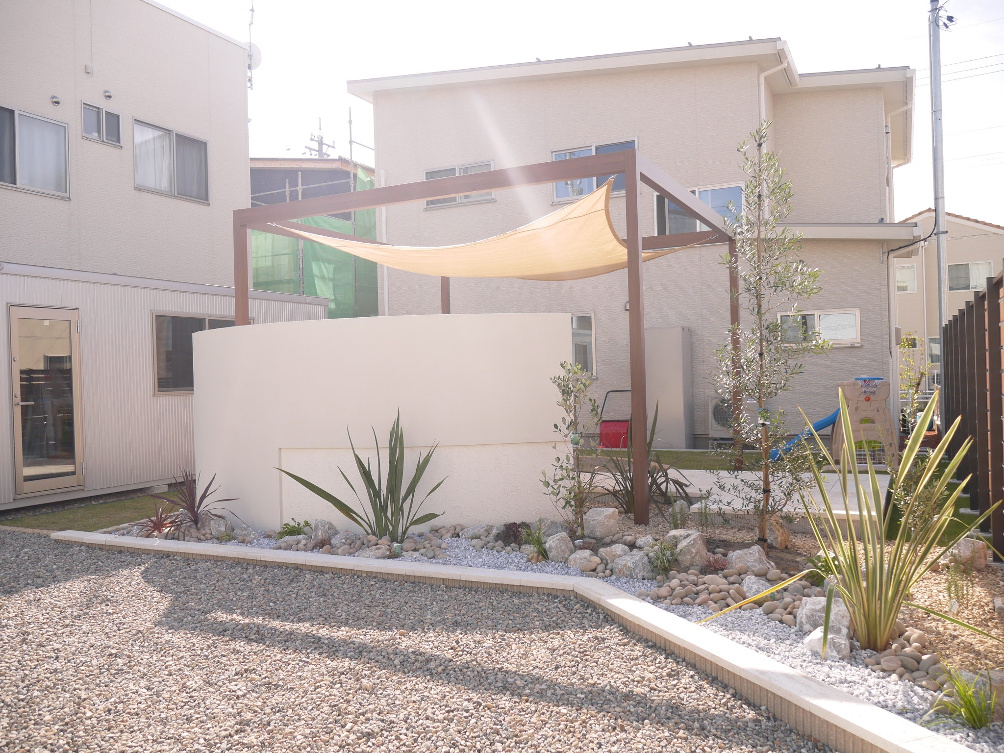 エクステリア 石川県金沢市 T様邸 パーゴラ 砂場 ベンチ ロックガーデン エクステリア 石川県金沢市 T様邸 パーゴラ 砂場 ベンチ ロックガーデン